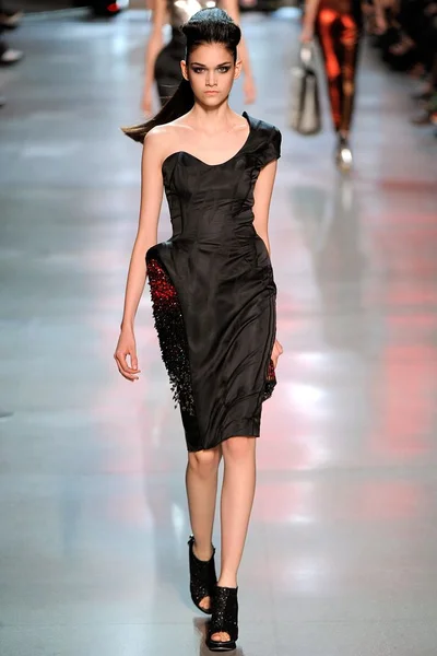 Look 19